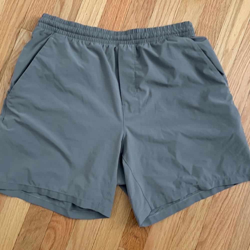 Lululemon mens shorts size L